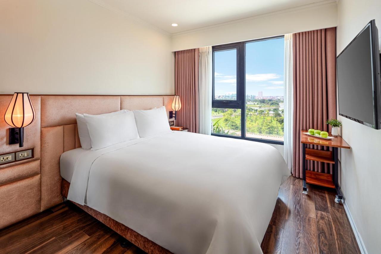Ravatel Luxury Hotel Bac Giang Exterior photo
