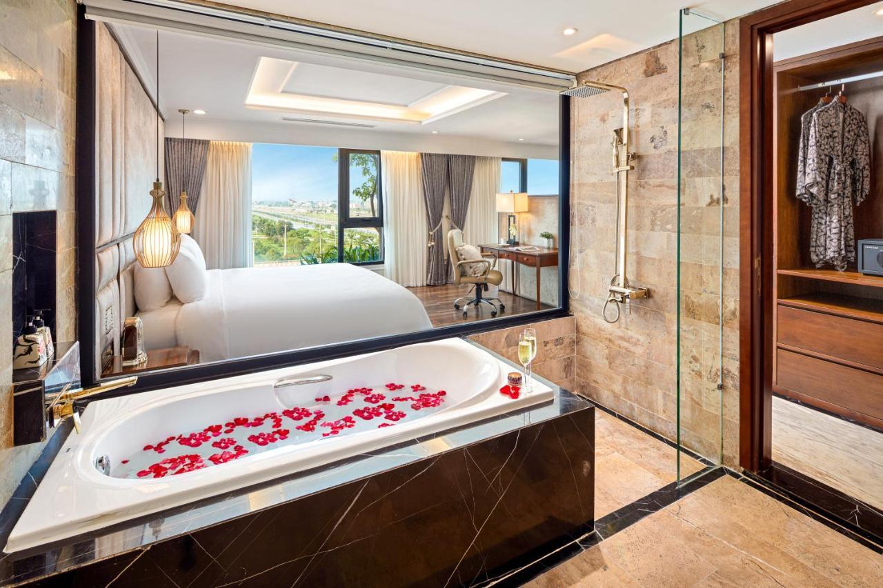 Ravatel Luxury Hotel Bac Giang Exterior photo