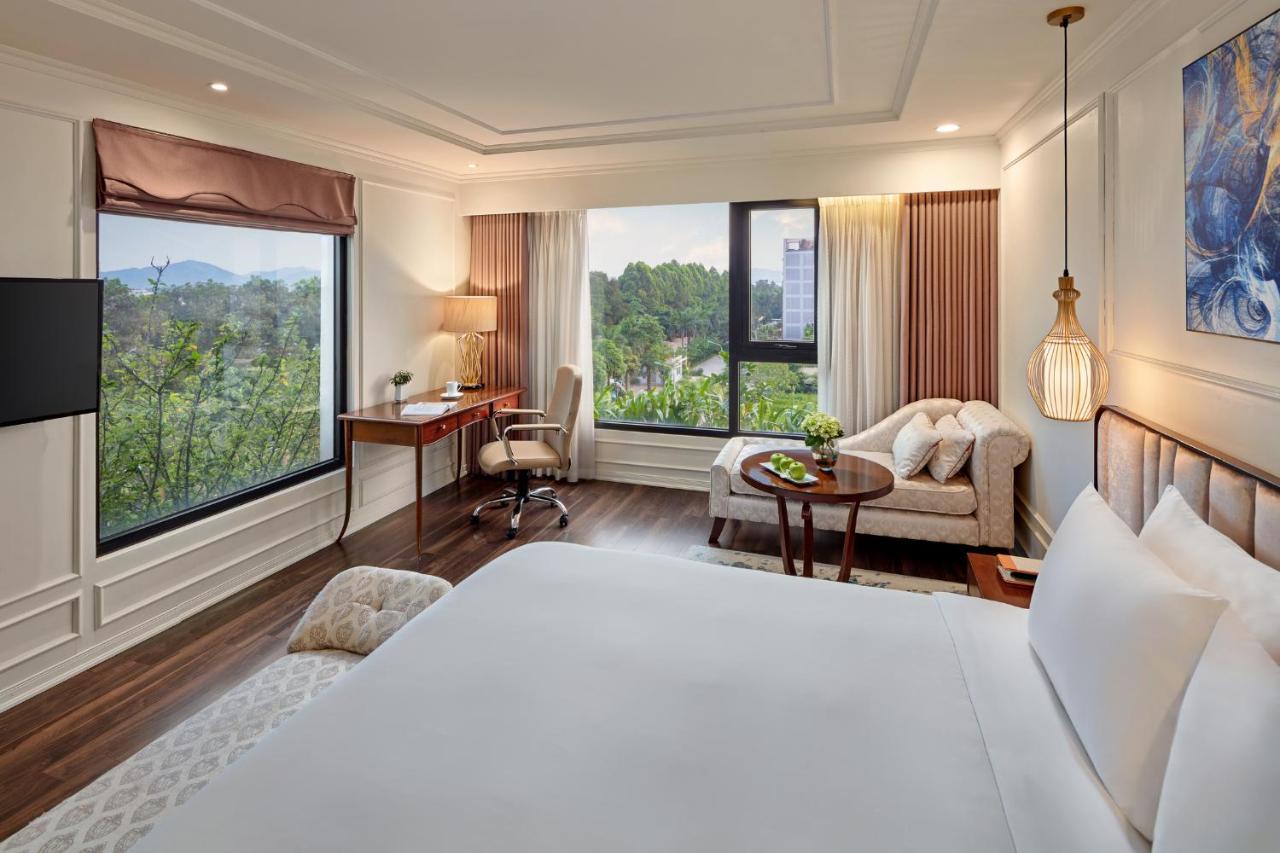 Ravatel Luxury Hotel Bac Giang Exterior photo